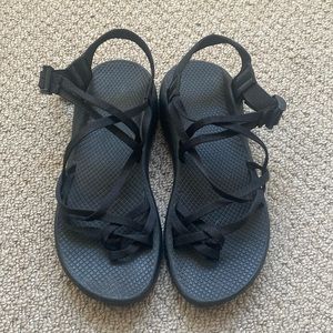 Women’s Chaco Z Cloud Black Sandals. Two Strap with Toe Strap. Size 10